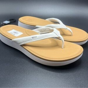 Reef Women's White and Tan Flip Flops